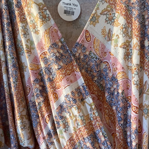 ✅143 Story kimono Style Top - Picture 3 of 8